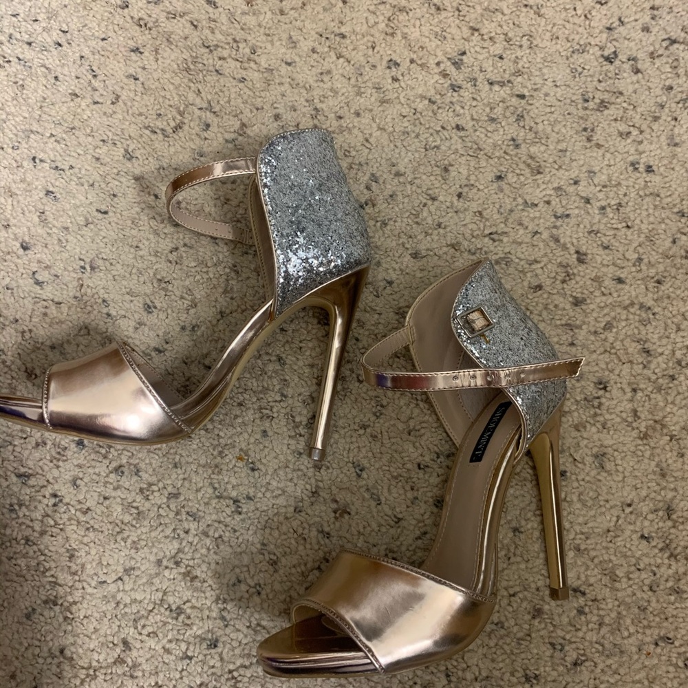 Shoe mint glitter heels